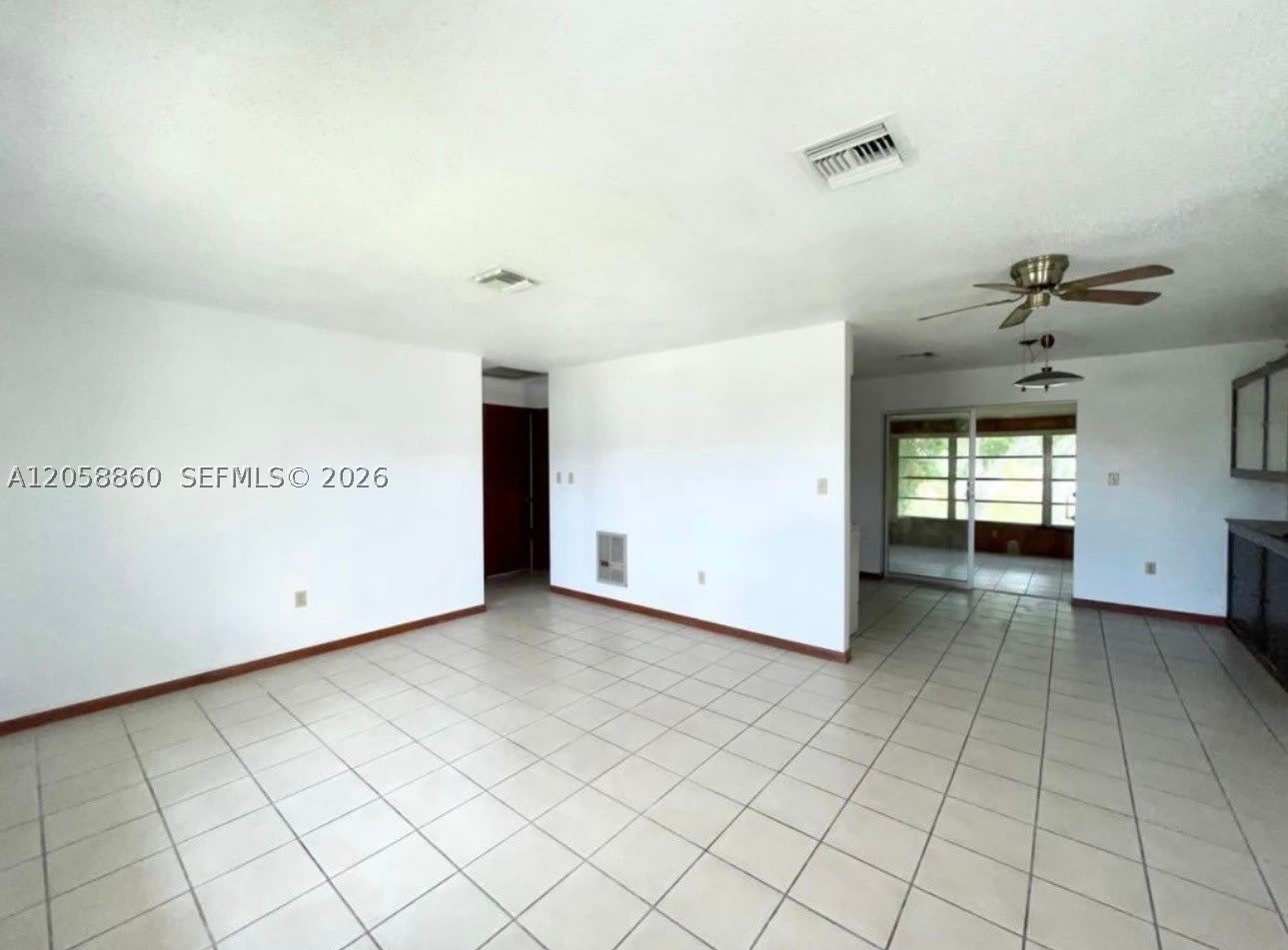 1474 Kerry Dr – photo 3