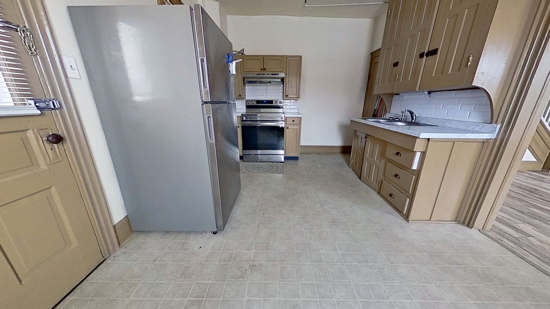 Spacious 3 Bedroom Duplex – photo 5