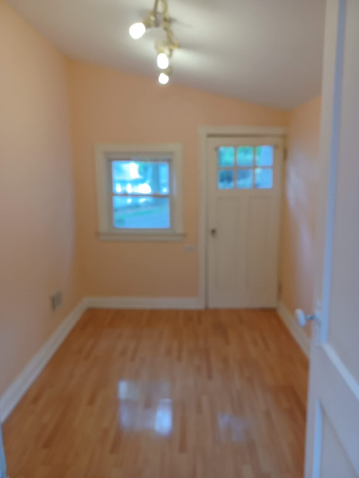 129 Thiells Rd – photo 5