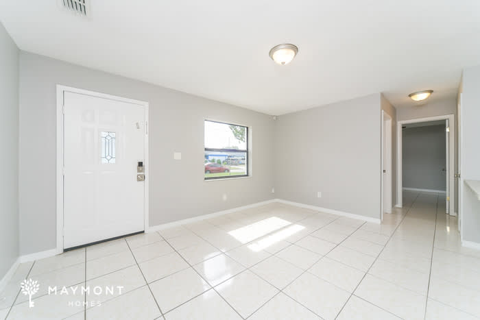 1737 Hinckley Road – photo 3