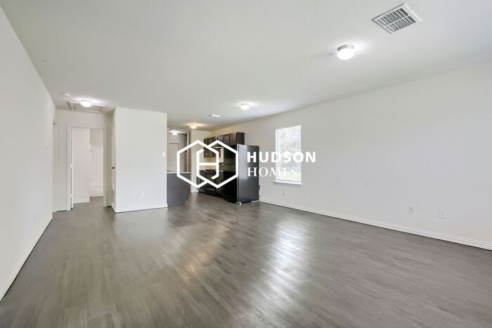 1805 Wellington Street – photo 4