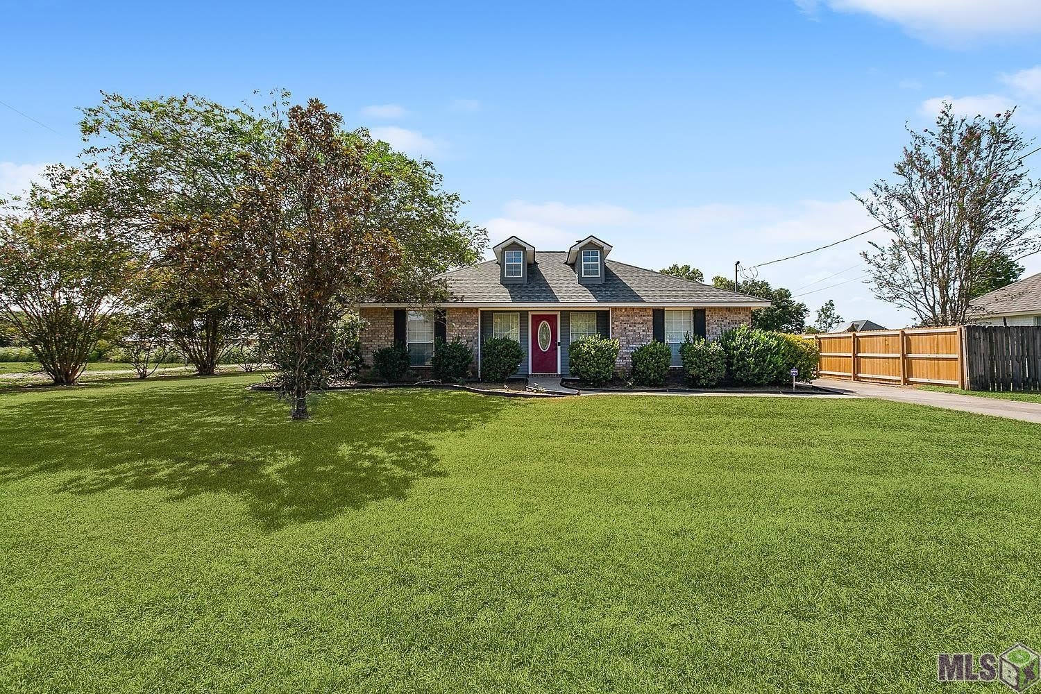 15017 Ridgewood Ave – photo 1