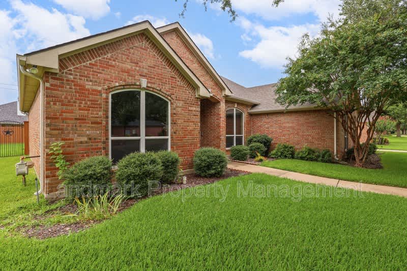 1612 Twin Oaks – photo 4
