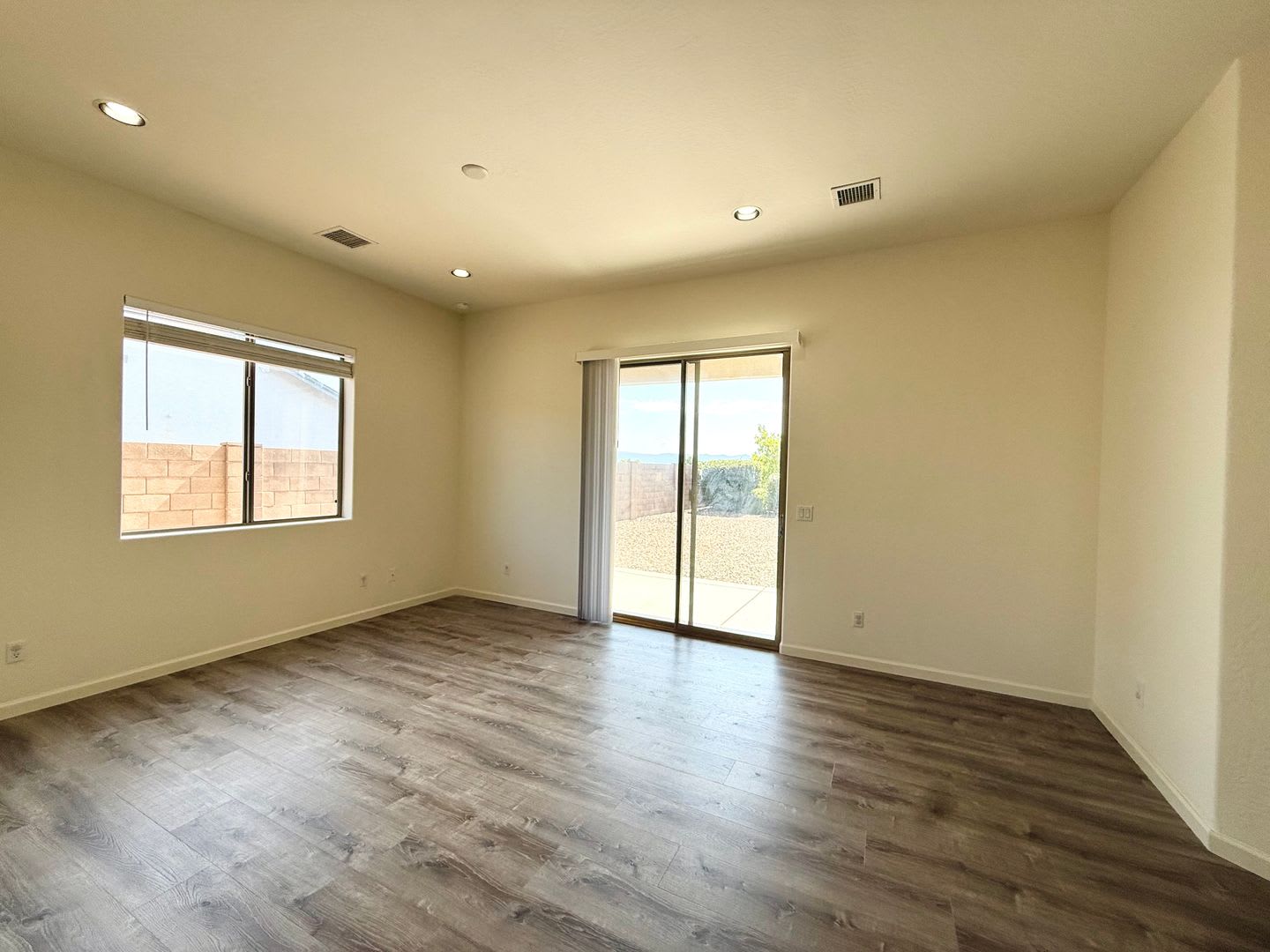 Beautiful 3 Bedroom + Office Home in Granville with Views & Community Amenities – photo 4