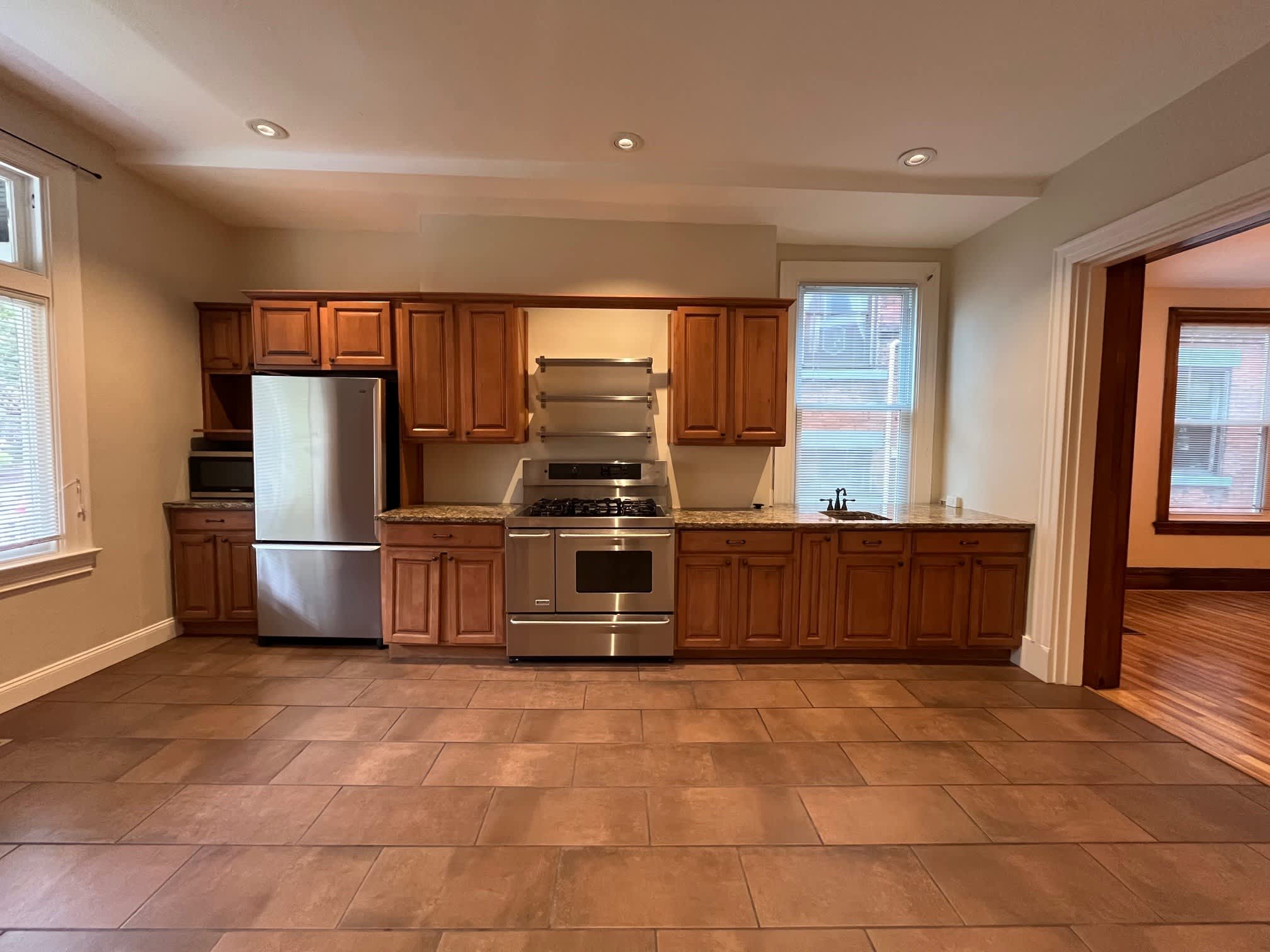 347 Stratford Avenue 1 – photo 4