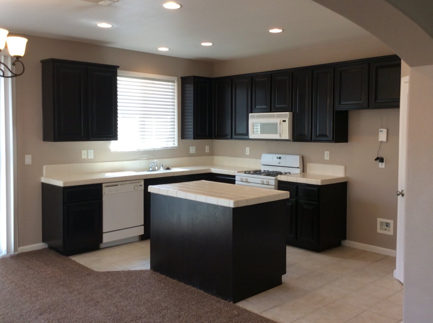 4 Bedroom 2 Bath 1927Sq Ft Home Located In Plumas Lake – photo 3