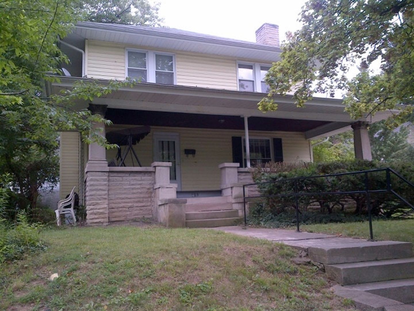 Charming 4 BD/2 BA home with large front porch behind optometry school and ELM Restaurant – photo 2