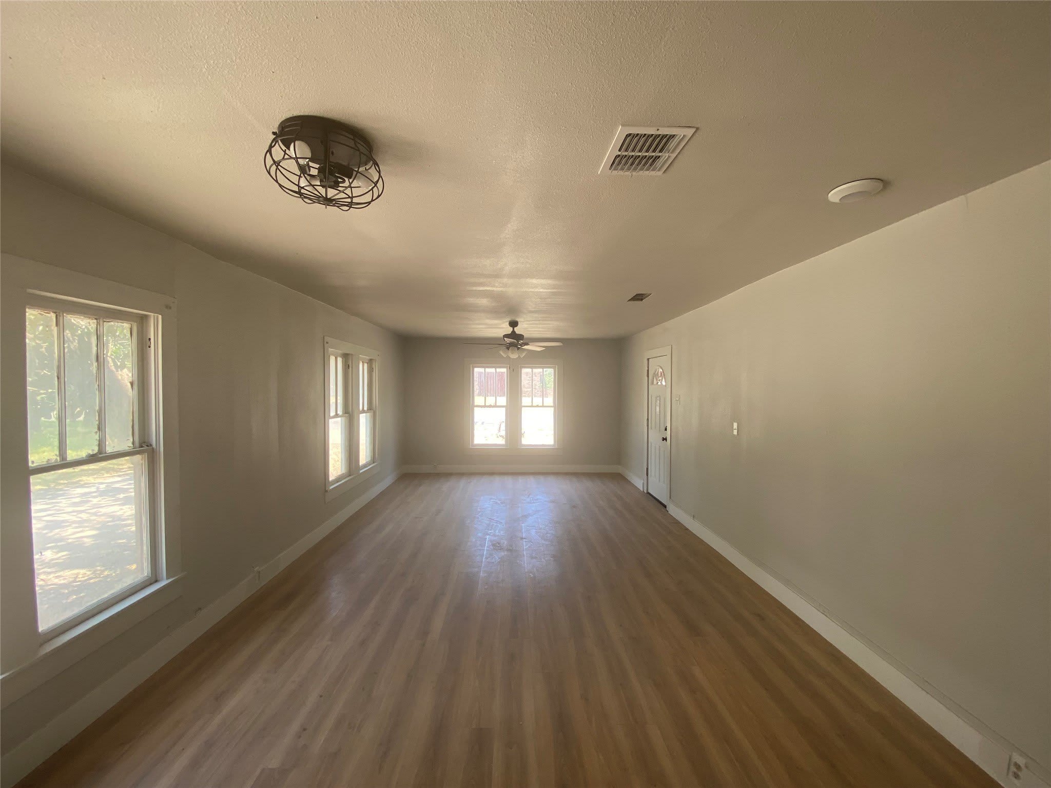 1042 W Tarleton – photo 3