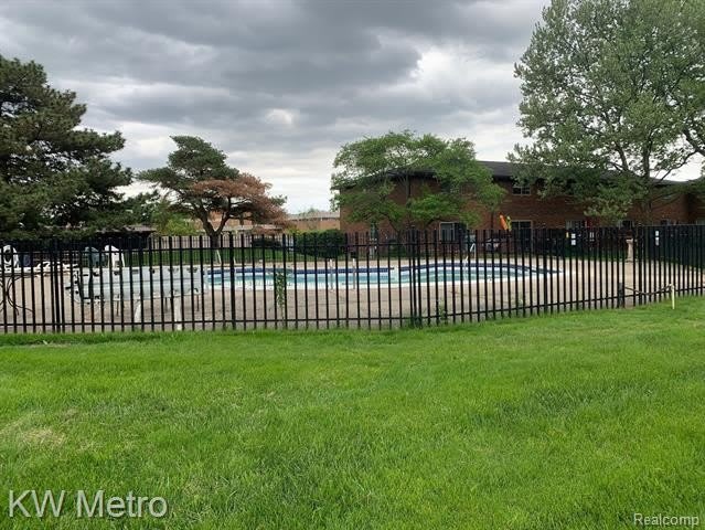 19637 W 12 MILE Road SW – photo 4