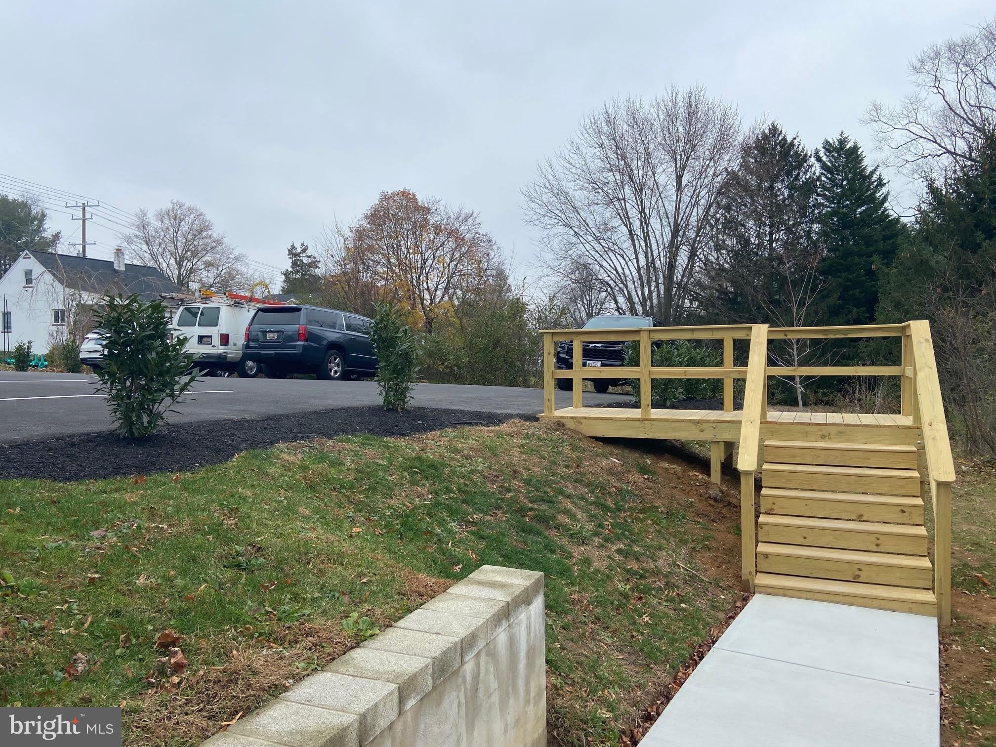 909 S MAIN Street – photo 3
