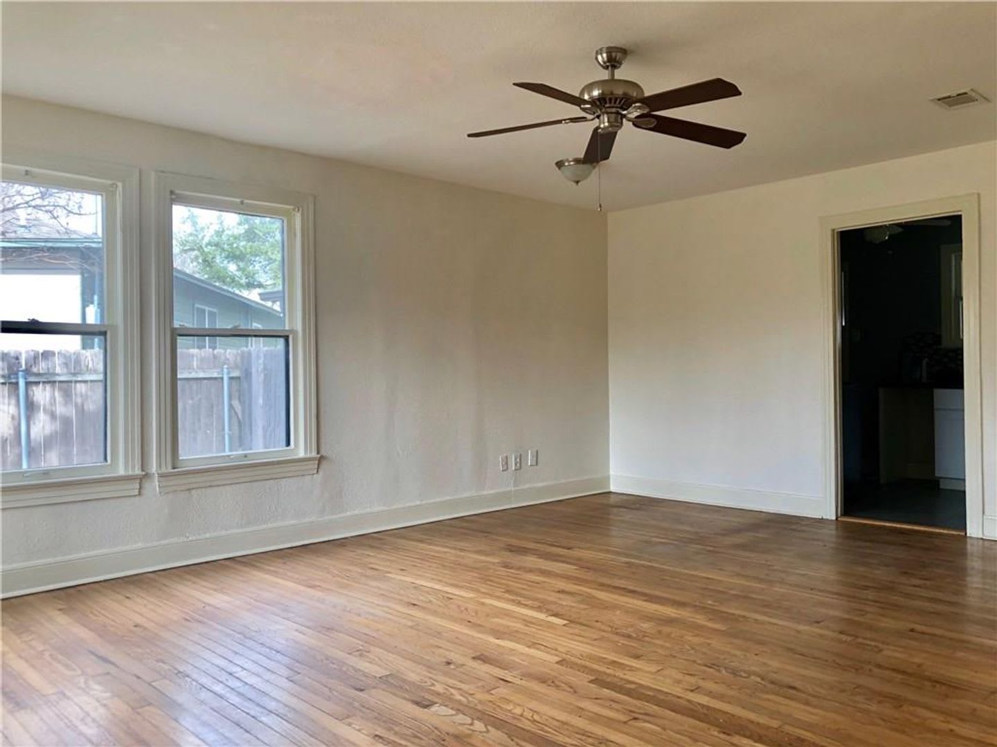 Welcome to your new home at our charming property! – photo 4