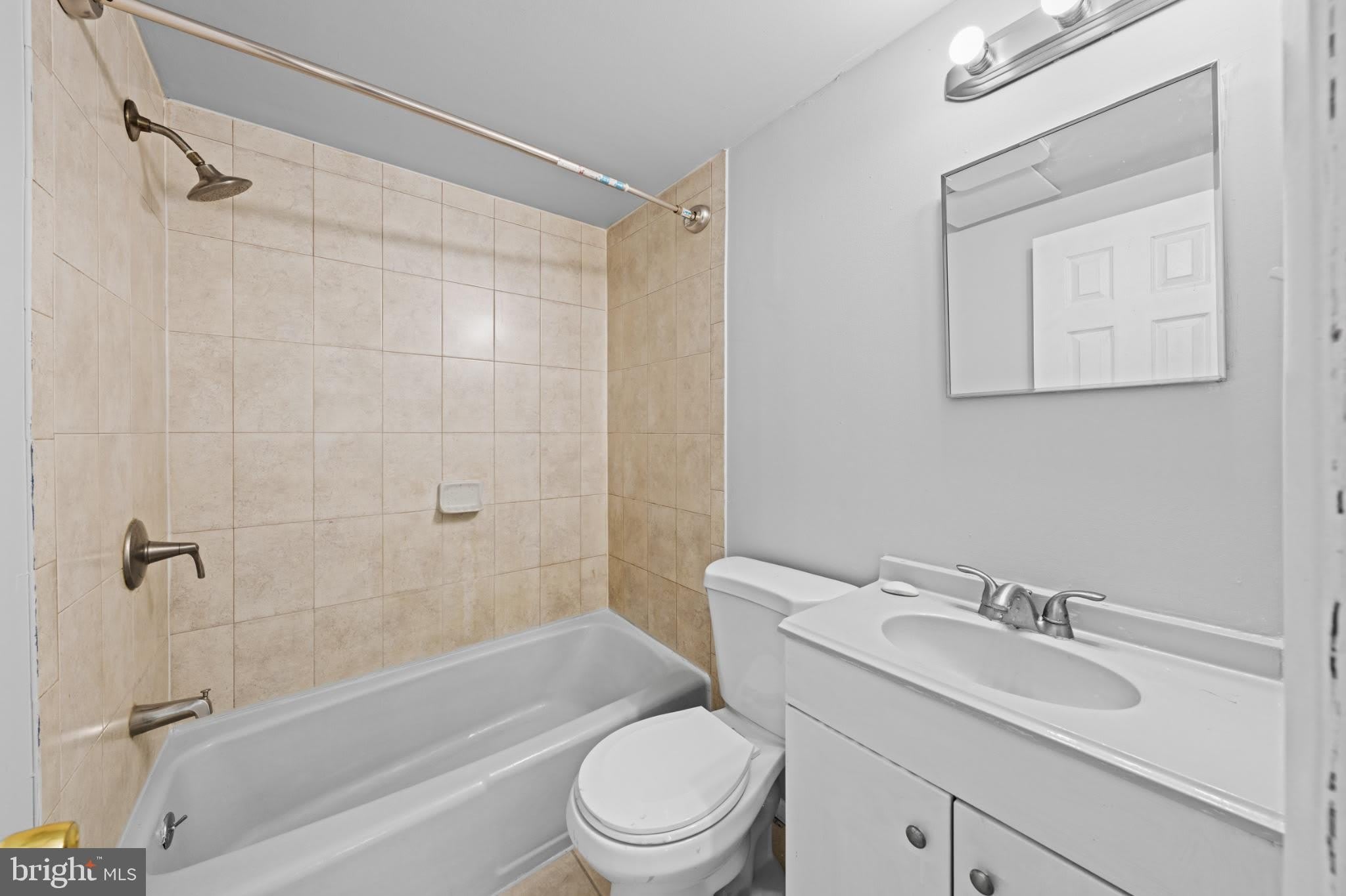 1221 47TH Place NE – photo 4