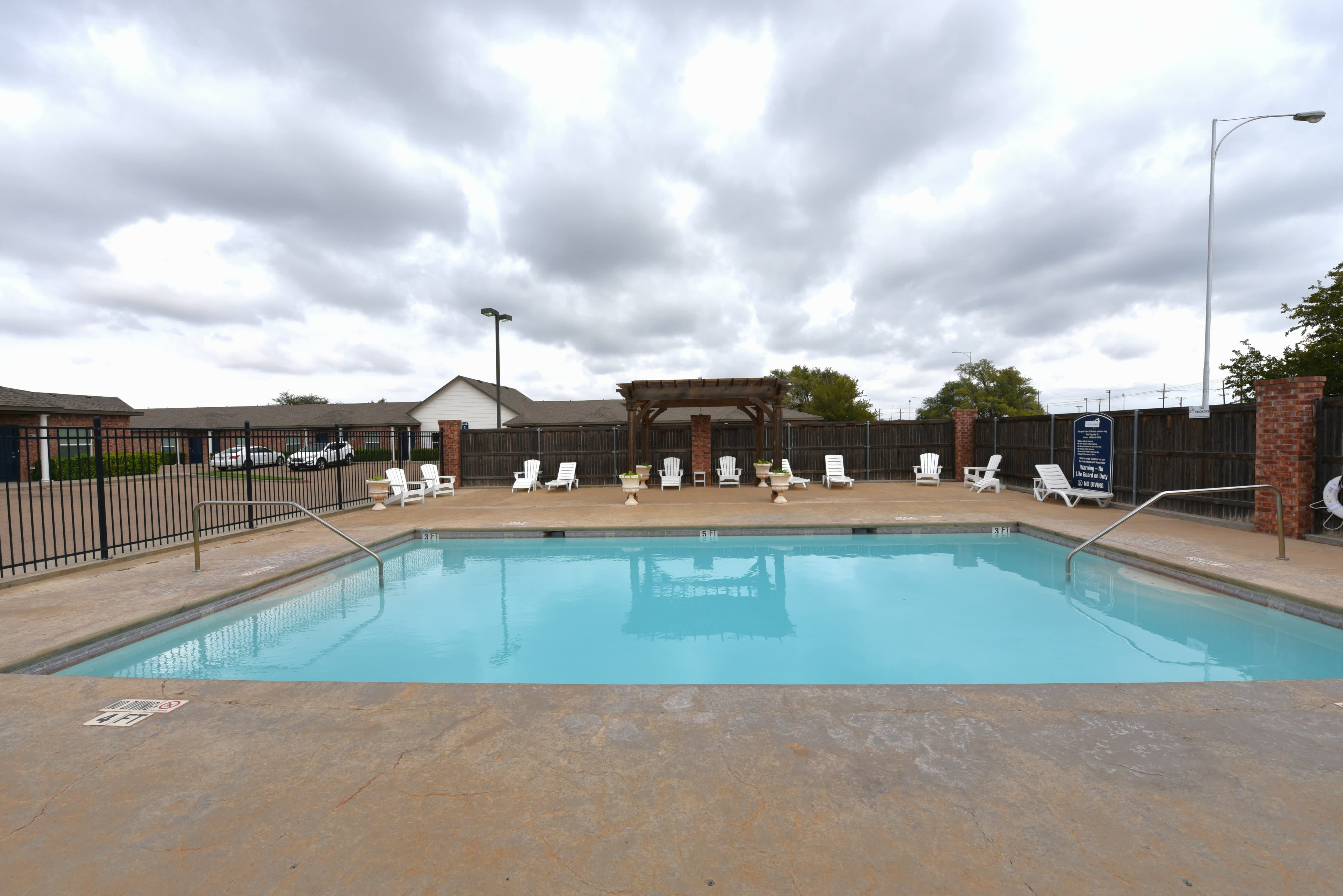 Chilton Village Apartments – photo 1