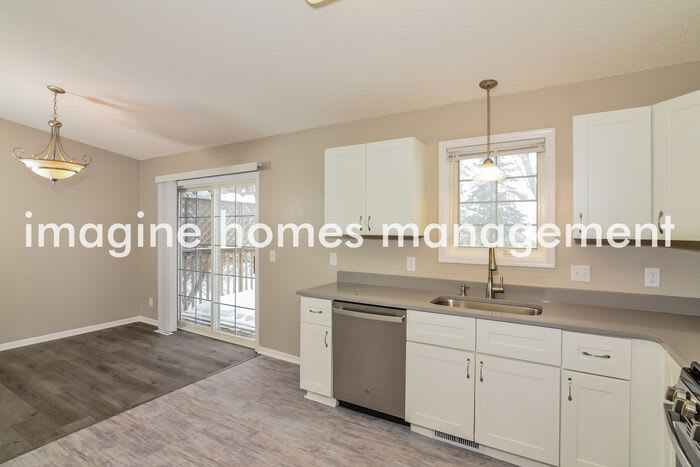 10948 Fillmore Street Northeast – photo 5