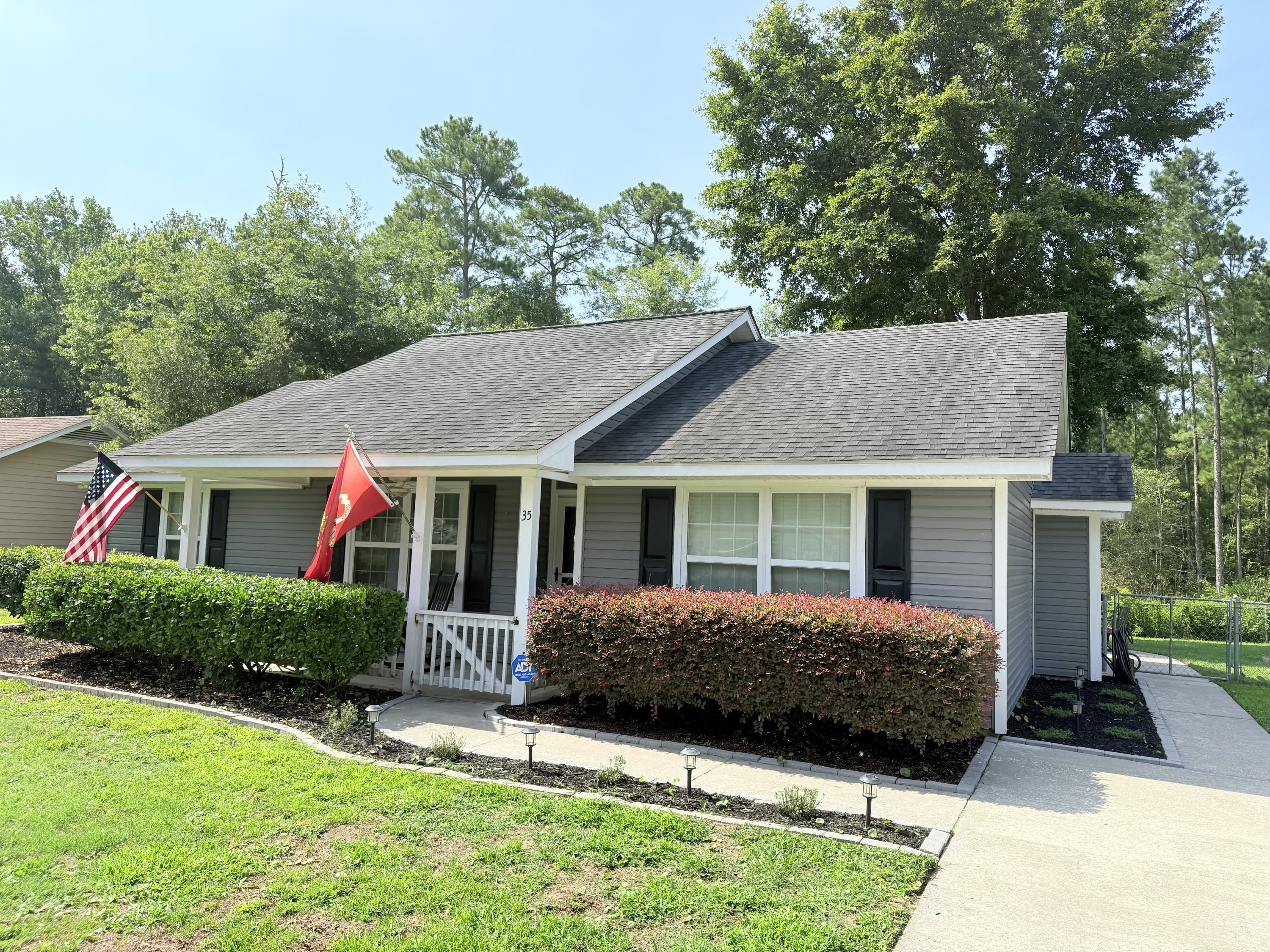 35 Burlington Circle – photo 1