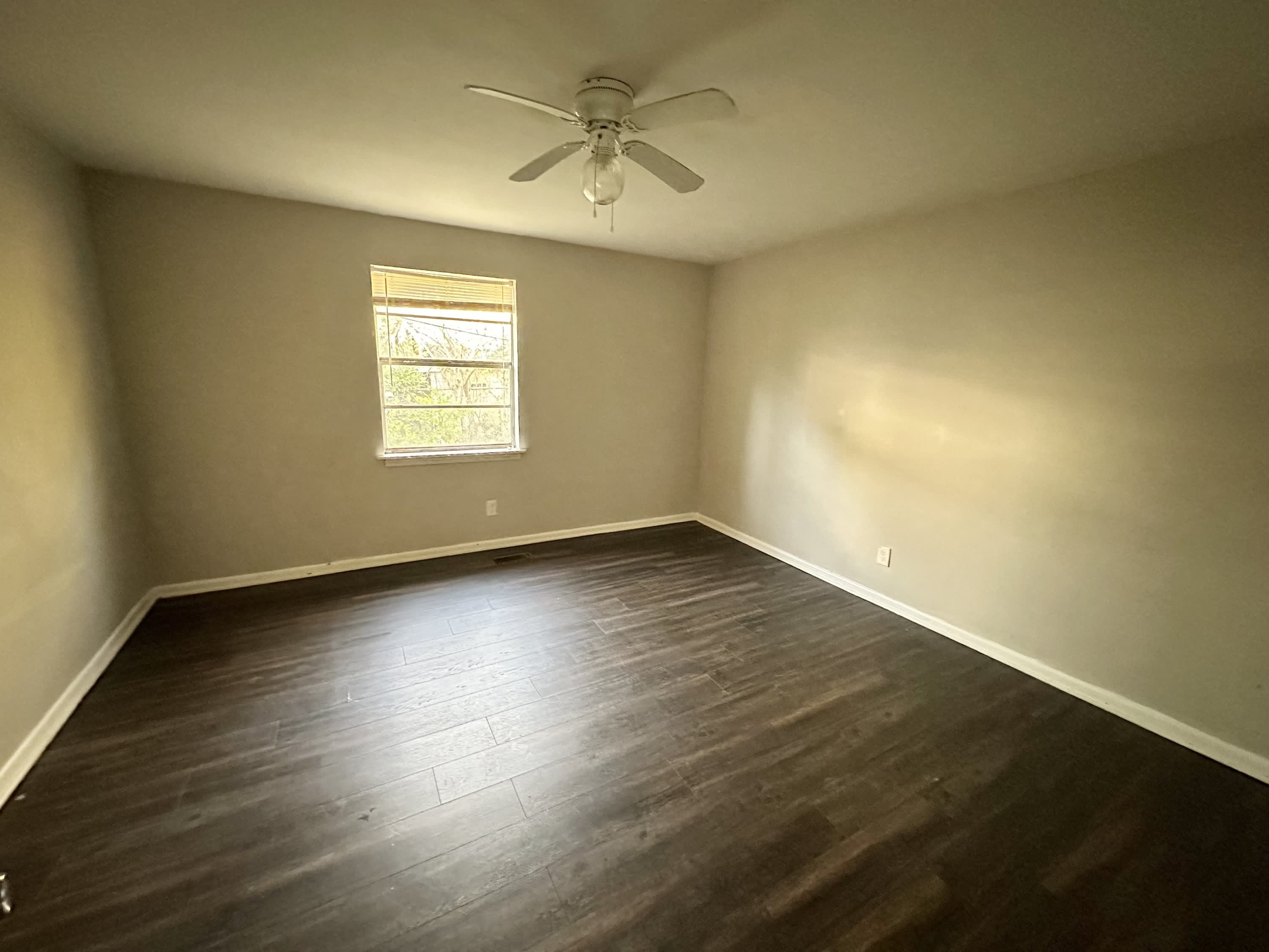 2009 Hollins Drive – photo 5