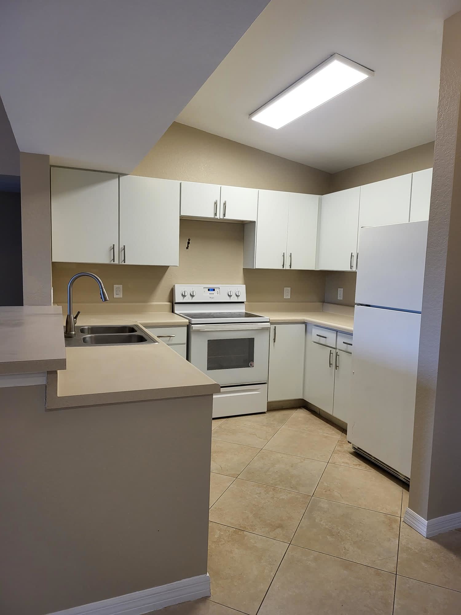 8288 Key Royal LaneUnit 1431 – photo 3
