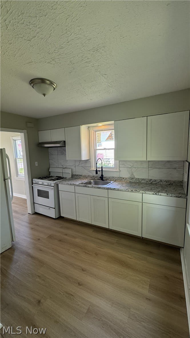 11825 Avon Avenue – photo 4