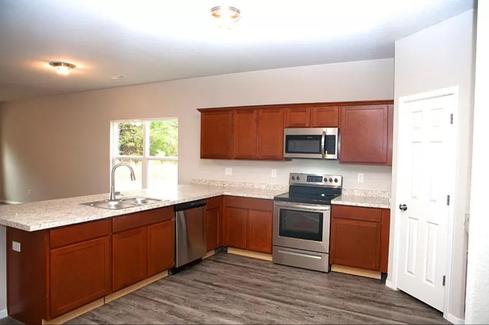 4 Bedroom 2 Bathroom West Fayetteville Home With Fenced In Backyard And 2X Car Garage Available Now – photo 3