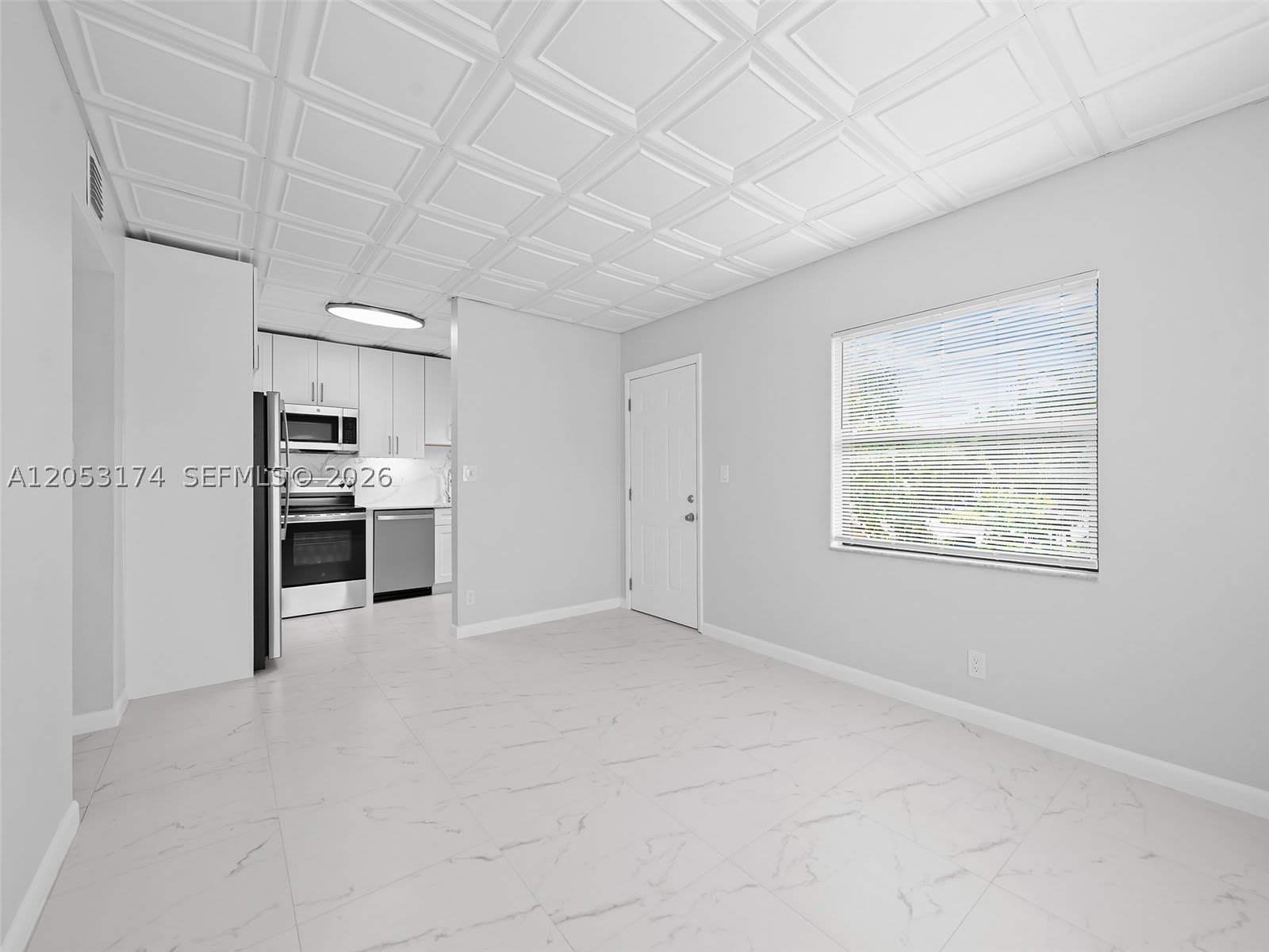 2300 NE 6th Ave – photo 2