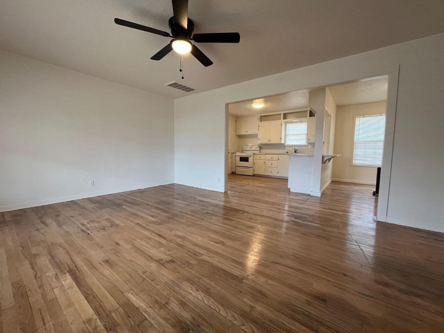 Great 2 Bedroom 1 Bathroom Property – photo 2