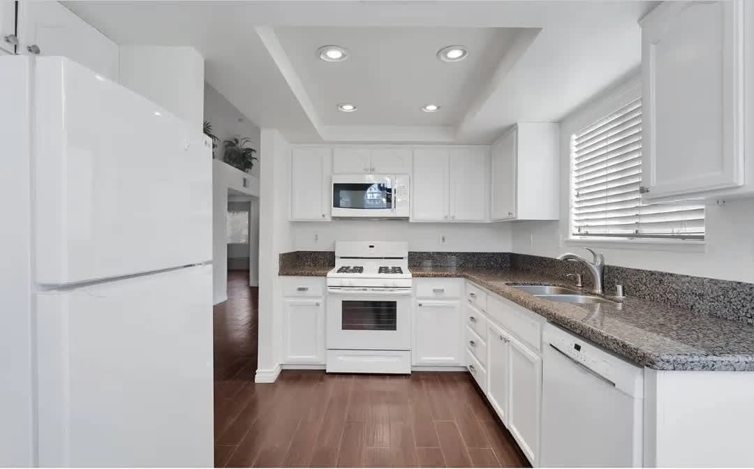 19058 Frances Street – photo 3