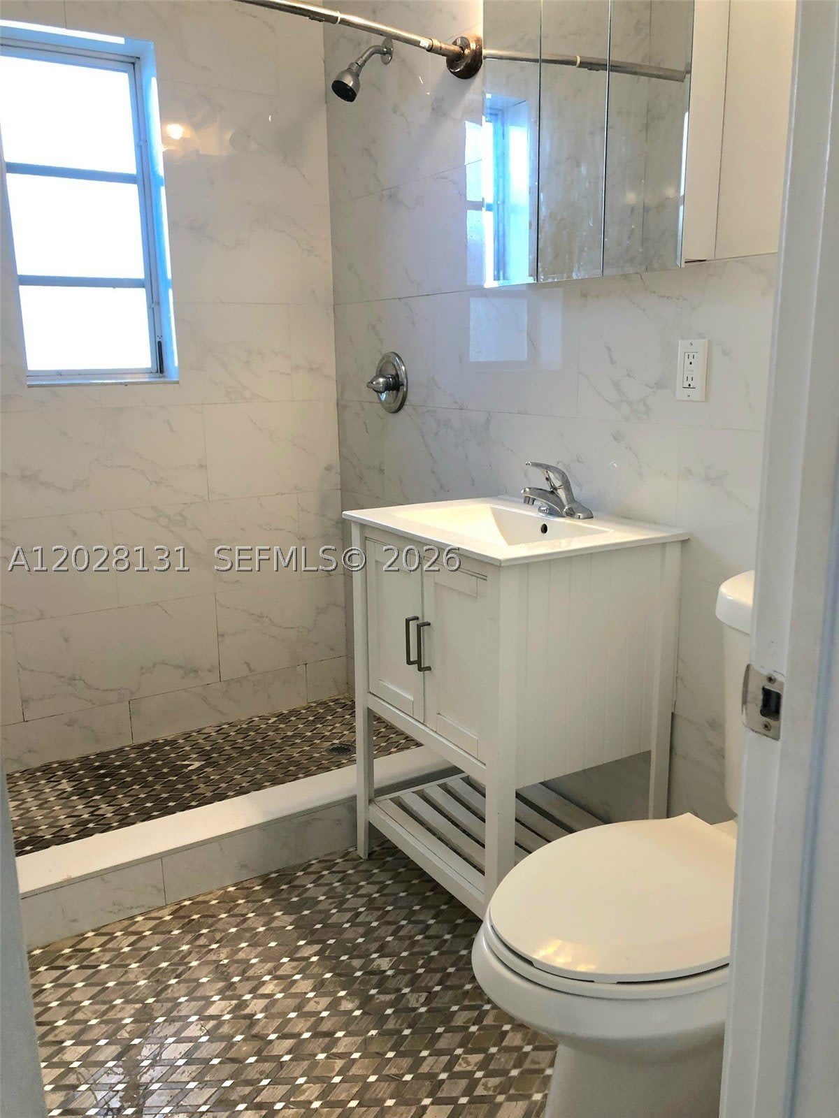 7135 Rue Granville – photo 4