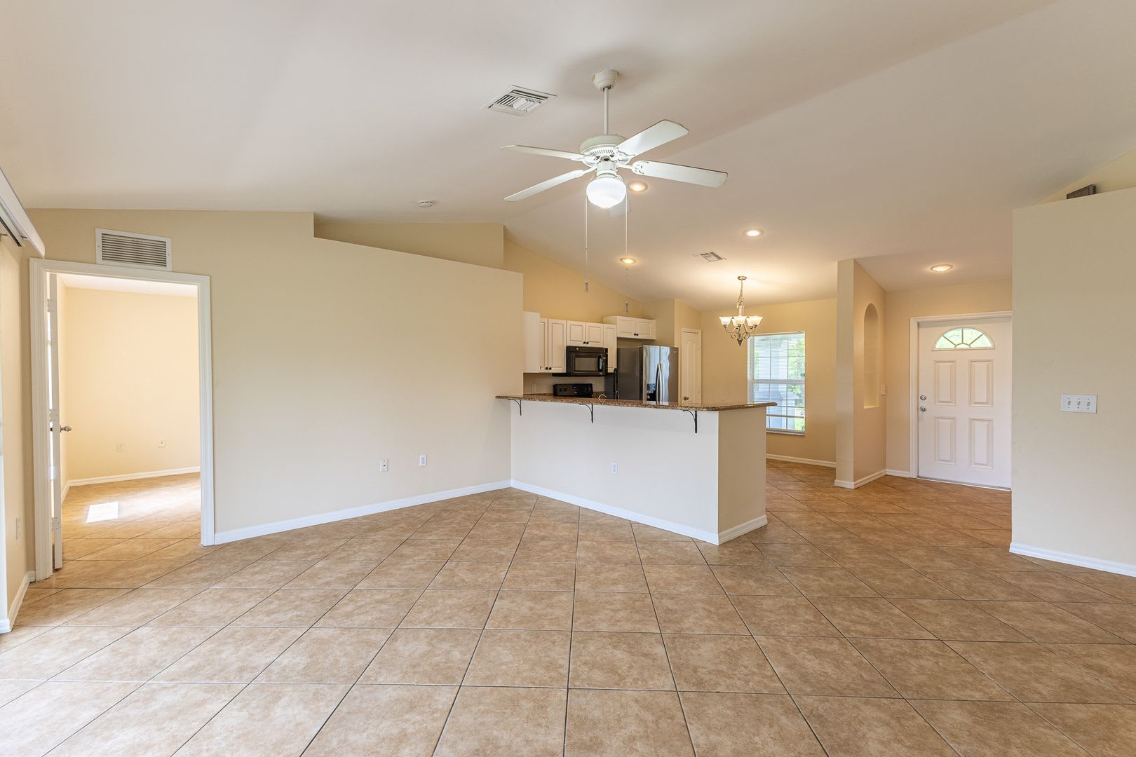 3/2 Single Family home freshly painted interior and exterior – photo 5