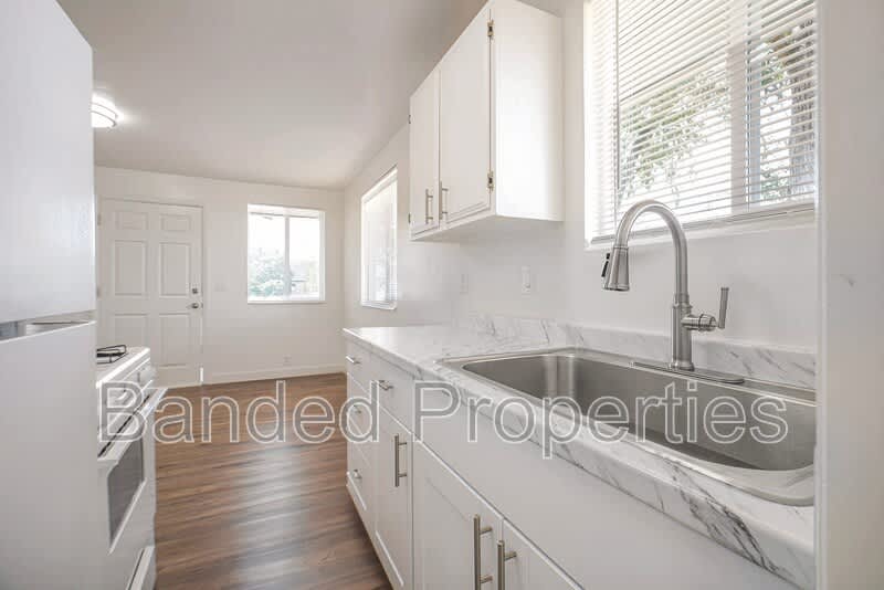 376 West 700 North – photo 4