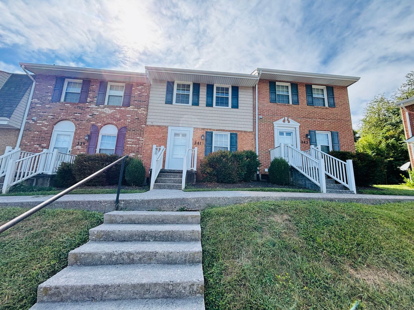 2 Bedroom, 1.5 Bath Townhouse – photo 4