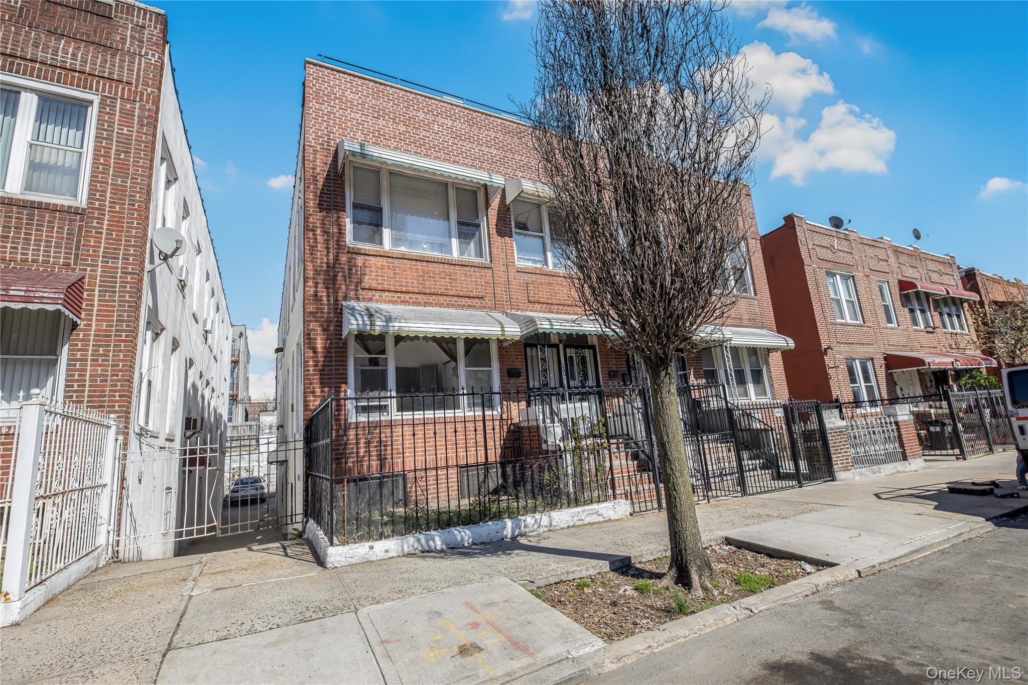 1260 Evergreen Avenue – photo 2