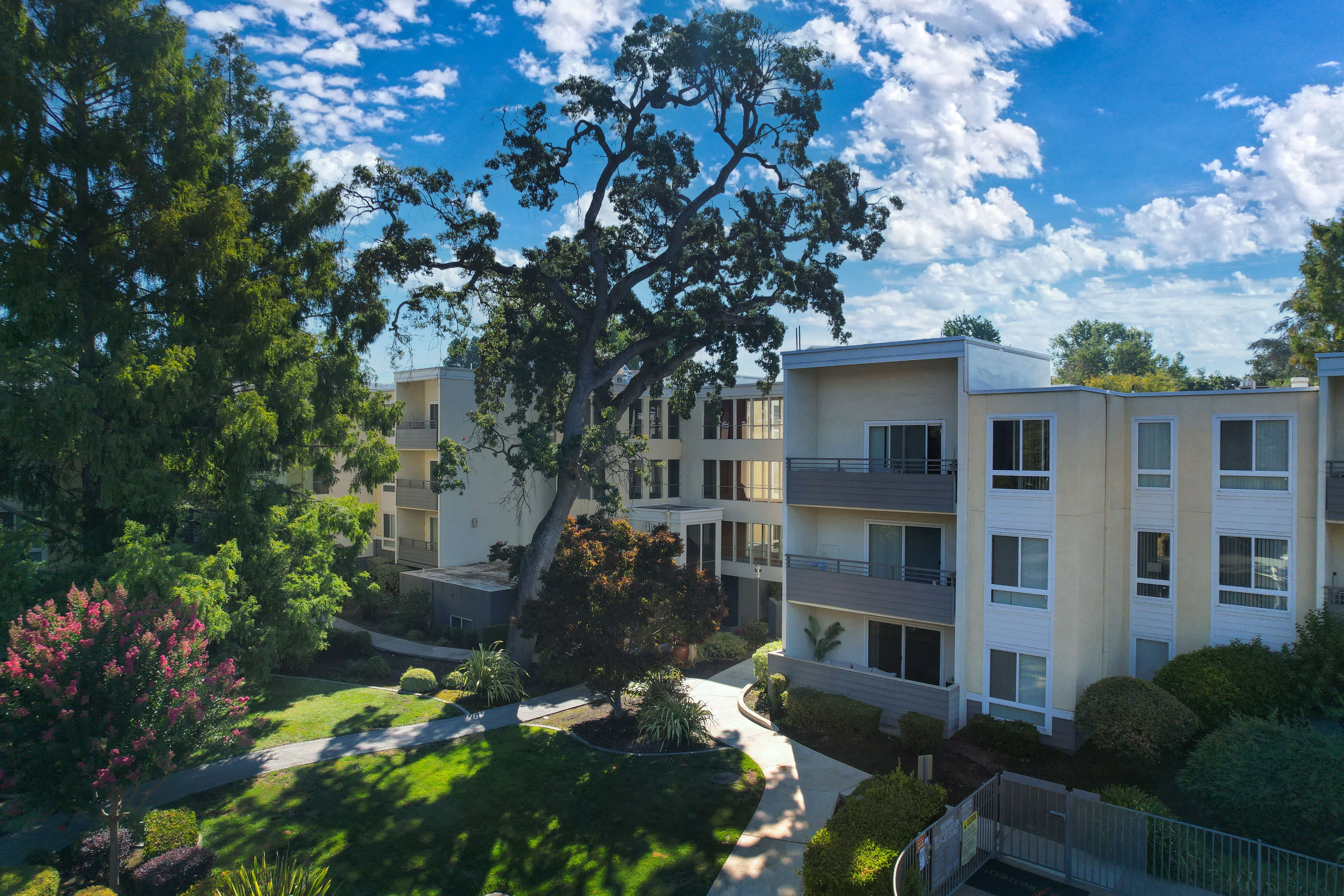 The Retreat Apartments – photo 1