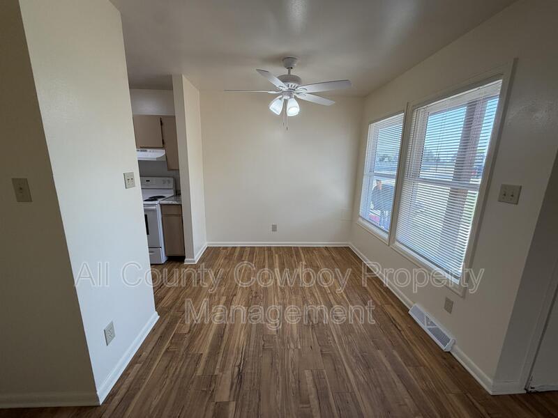 140 S Cribbon Ave – photo 5