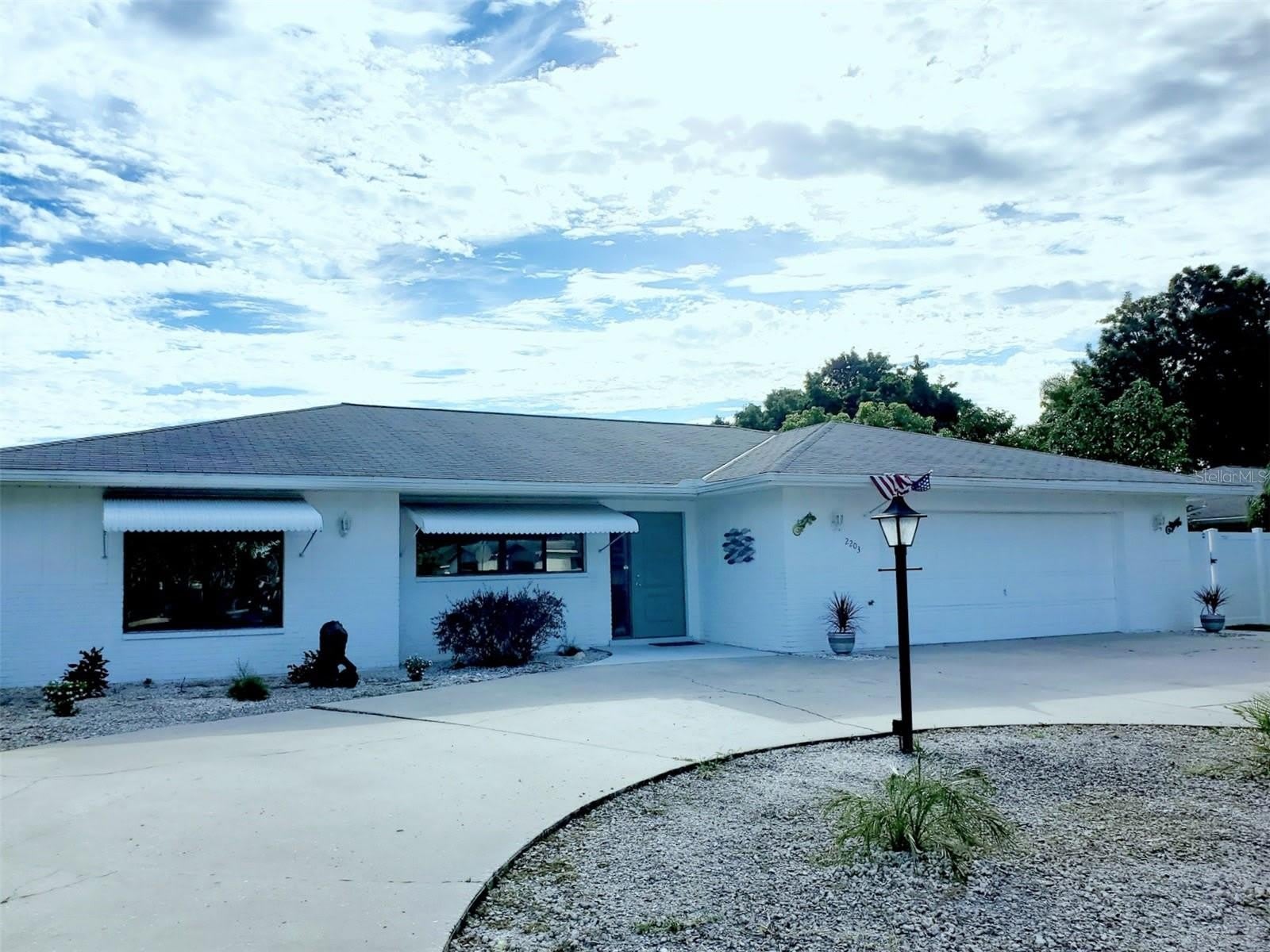 2203 43RD Street W – photo 2