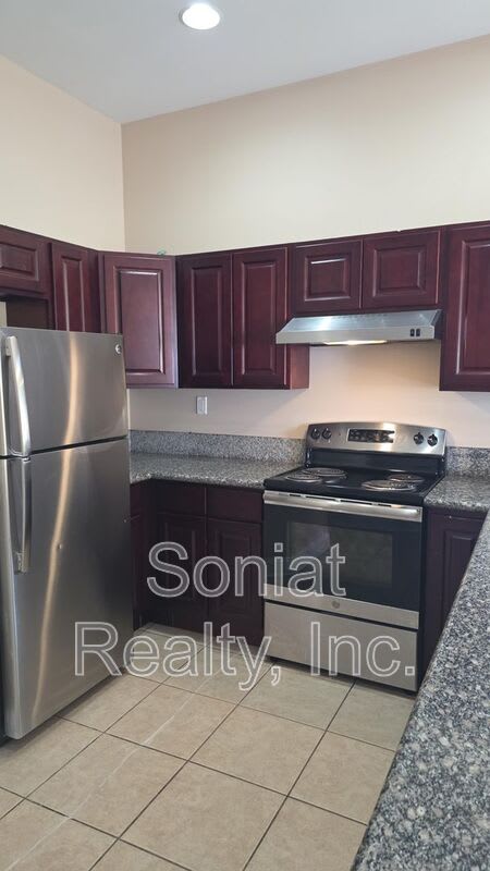 2812 Spain Street – photo 5