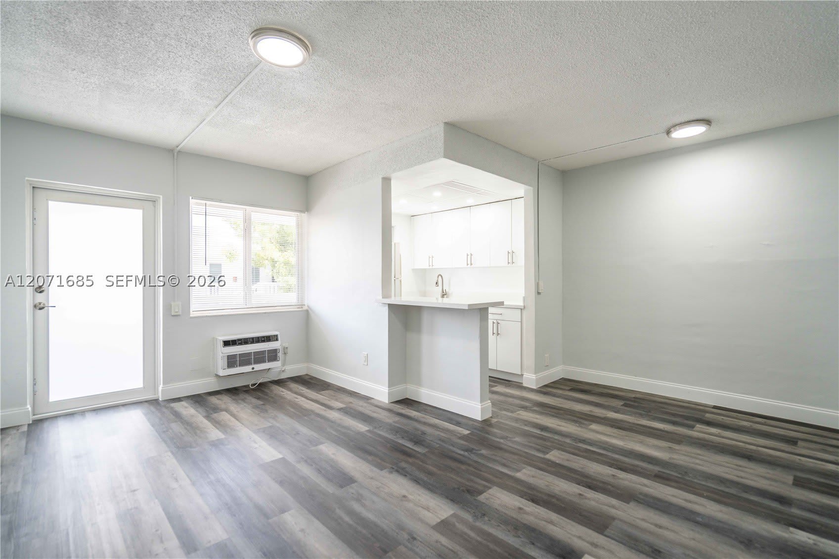 6650 Miller Dr – photo 2