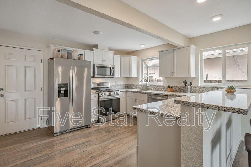 1734 HARRIS STREET – photo 4