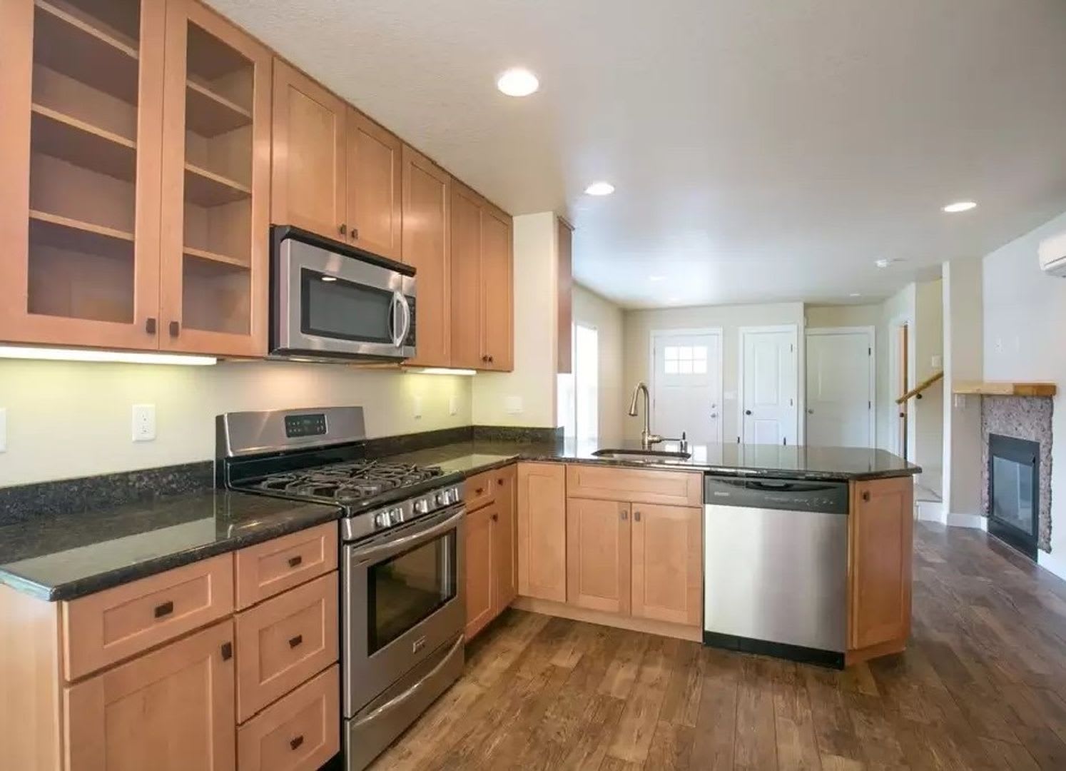Beautiful Home in Stevenson – photo 3
