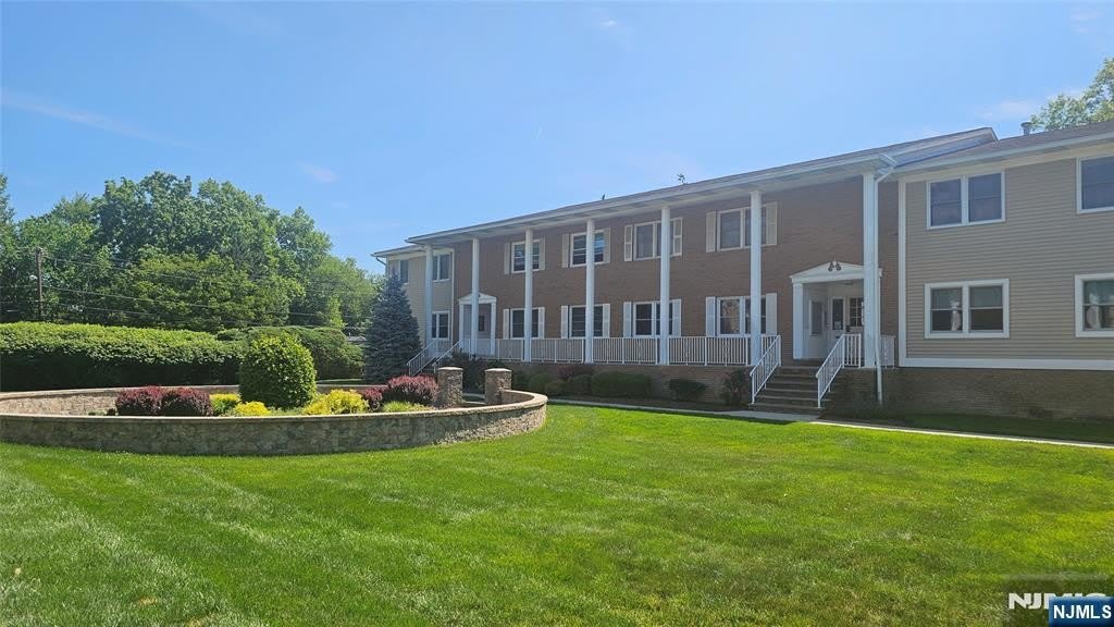 105 Newark Pompton – photo 2