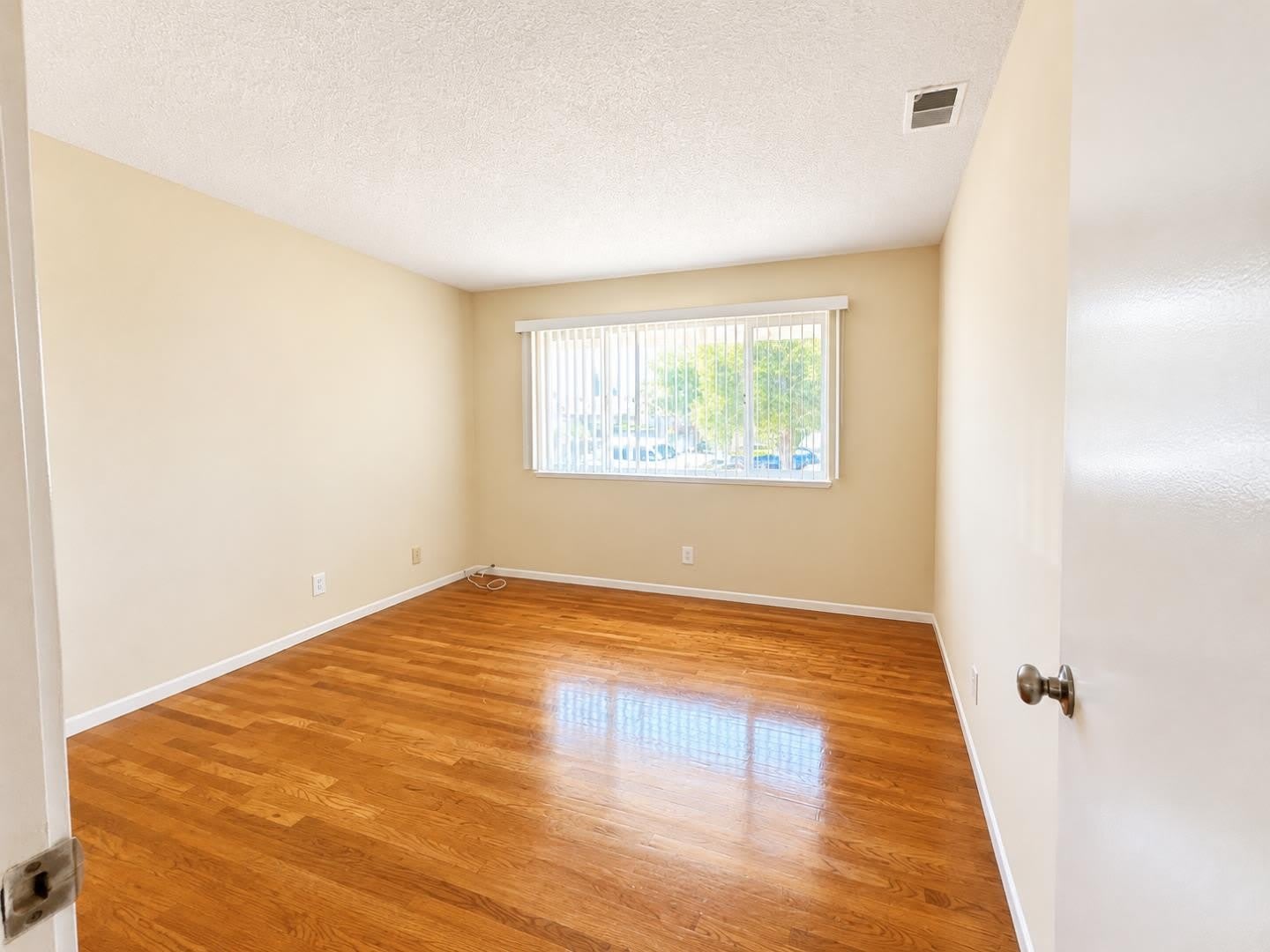 137 Washington DR – photo 5