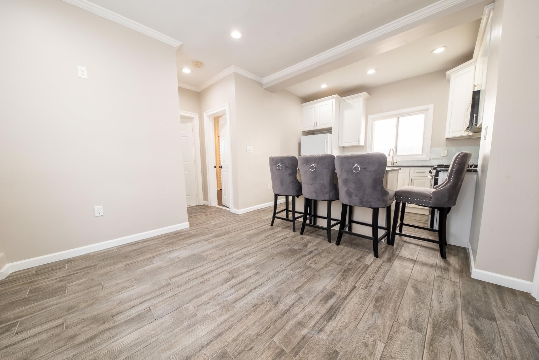 217 SOUTH ST – photo 2