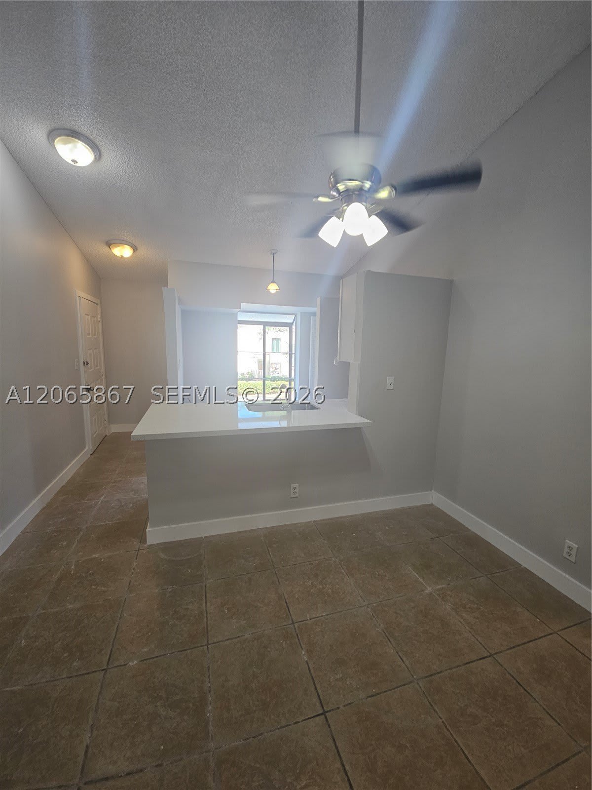 713 Gardens Dr – photo 4