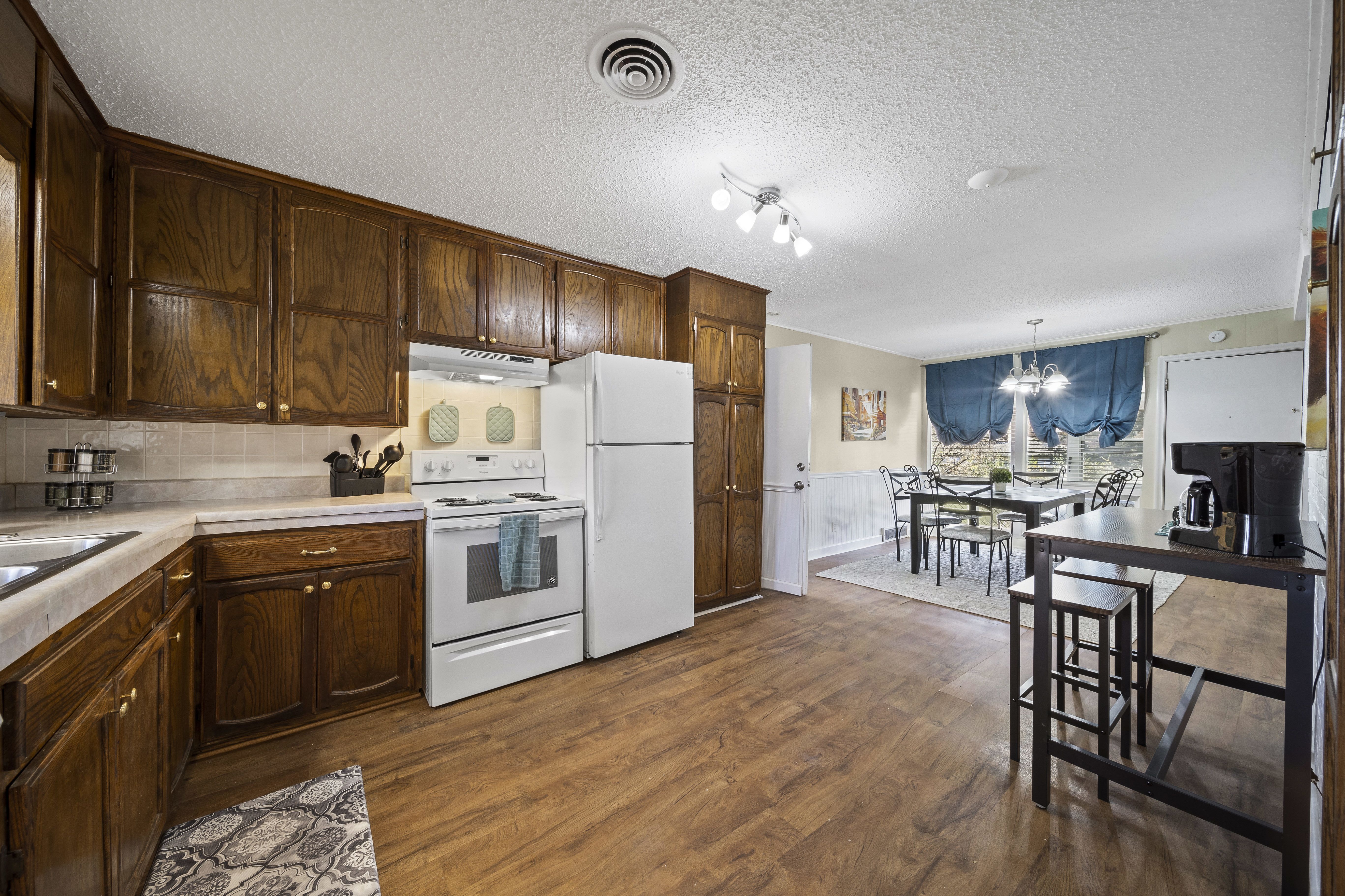 3701 S Richmond Ave – photo 4