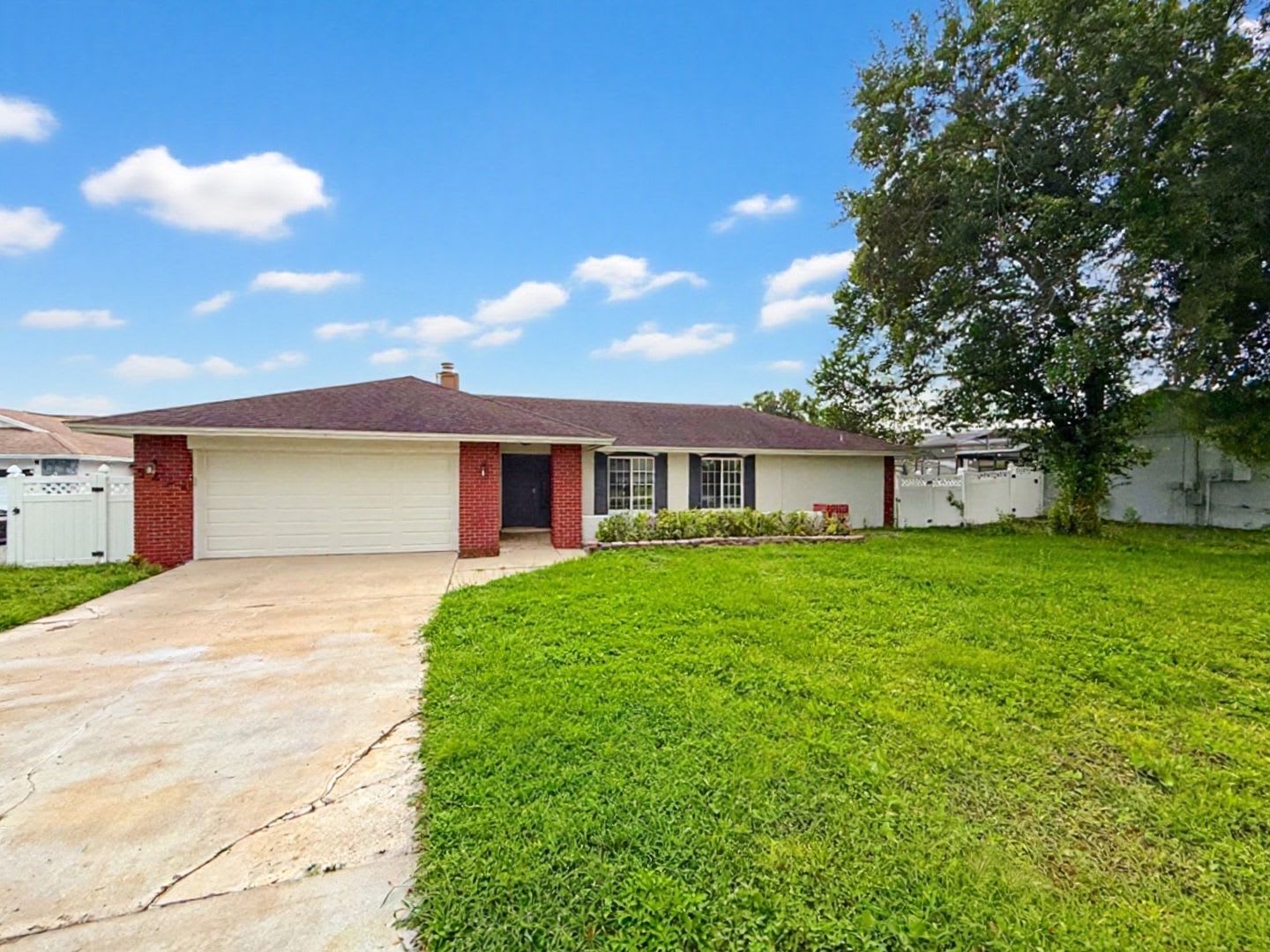 Lakefront Rental in Bay Lakes – photo 1