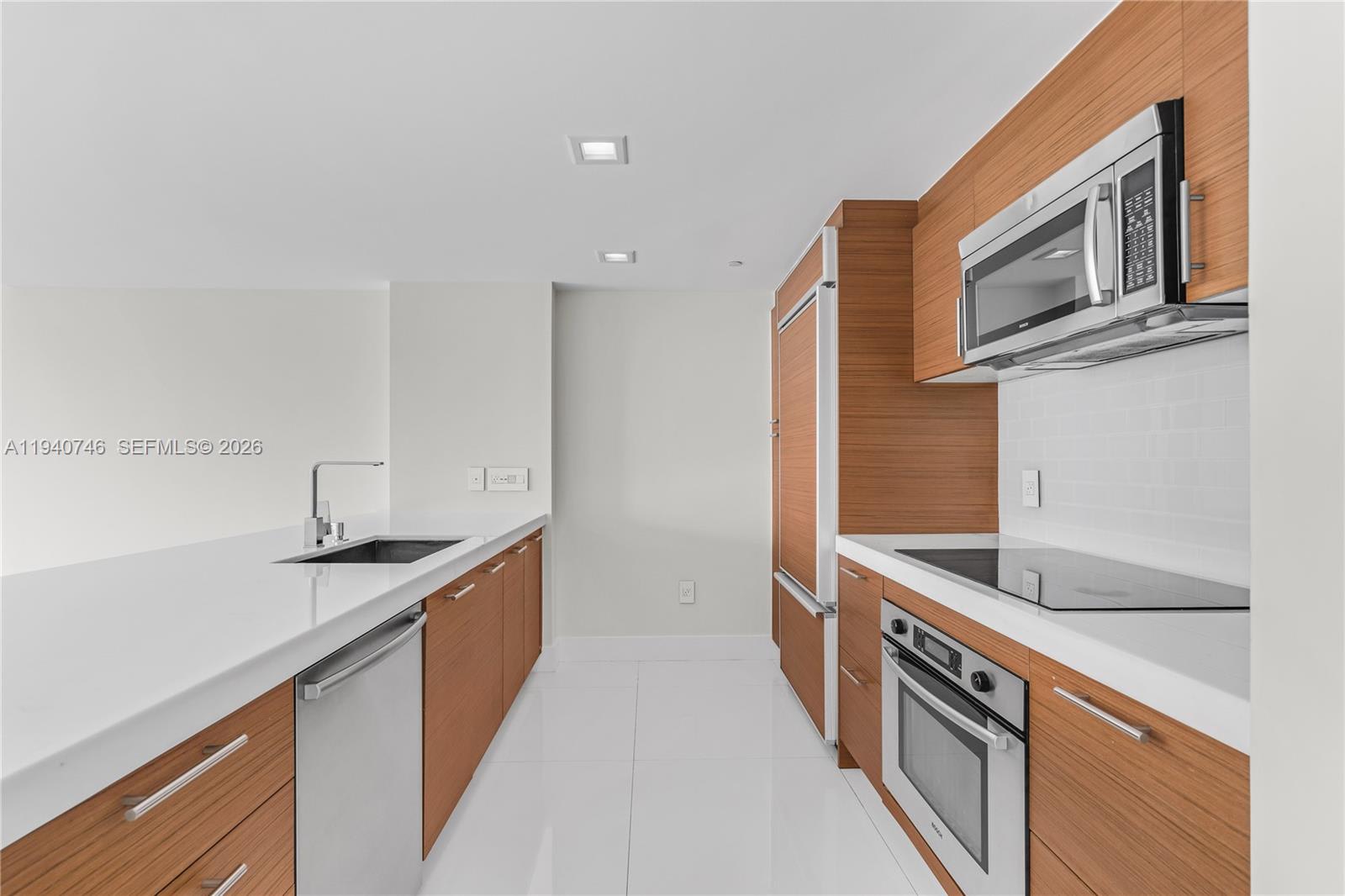 50 Biscayne Blvd – photo 2