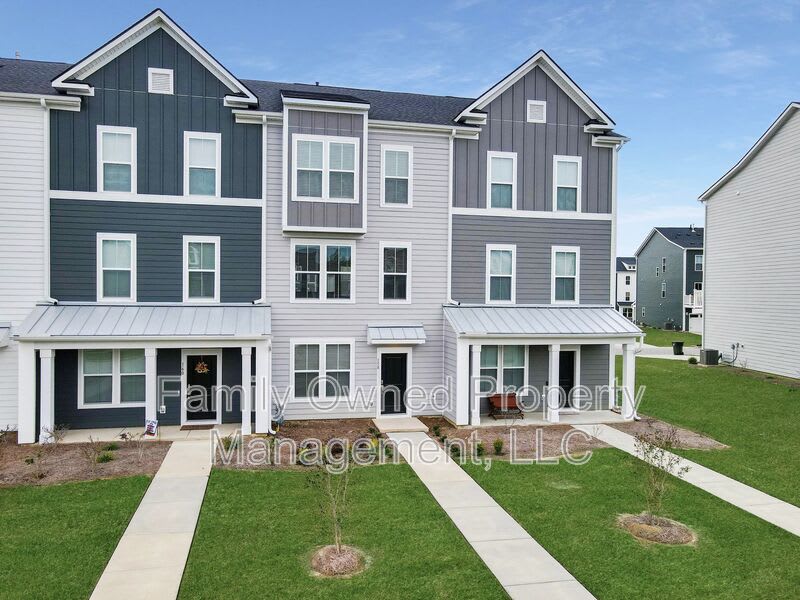 158 Yorkshire Drive – photo 1