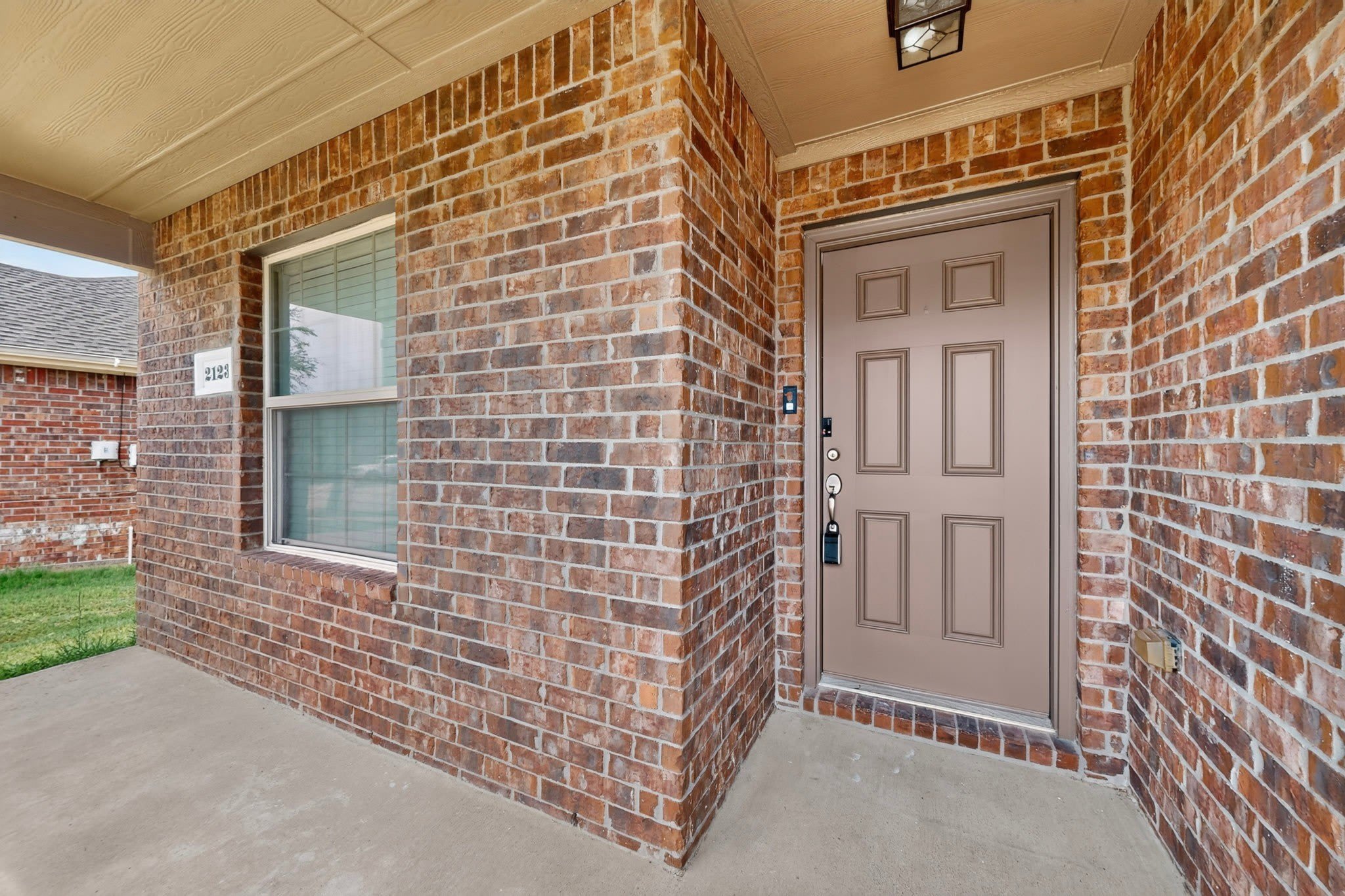 2123 Meadow View Drive – photo 2