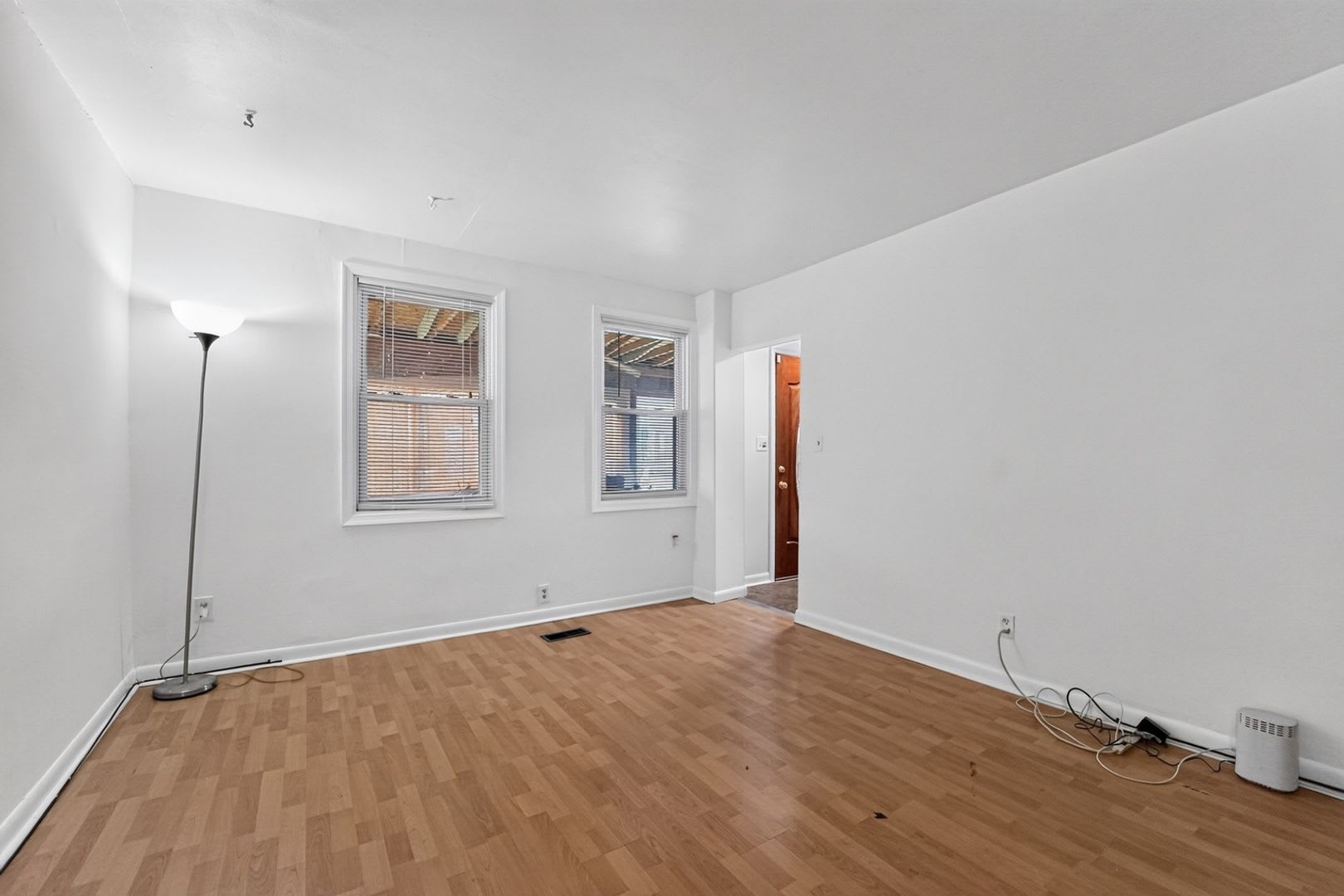 Updated 3‑Bed, 2‑Bath Home with New Flooring in a Walkable Community – photo 5