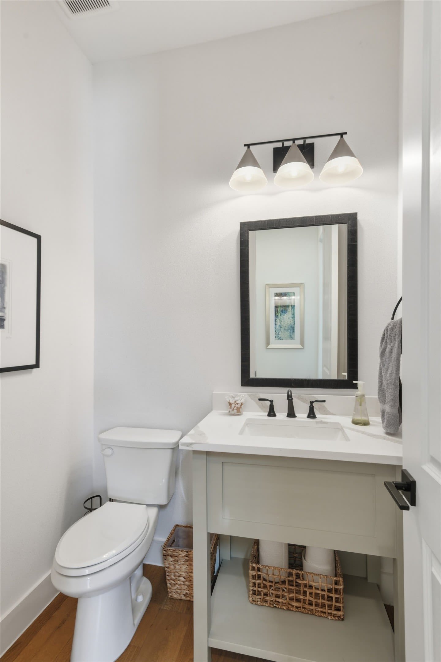 1860 Ellington Drive – photo 5