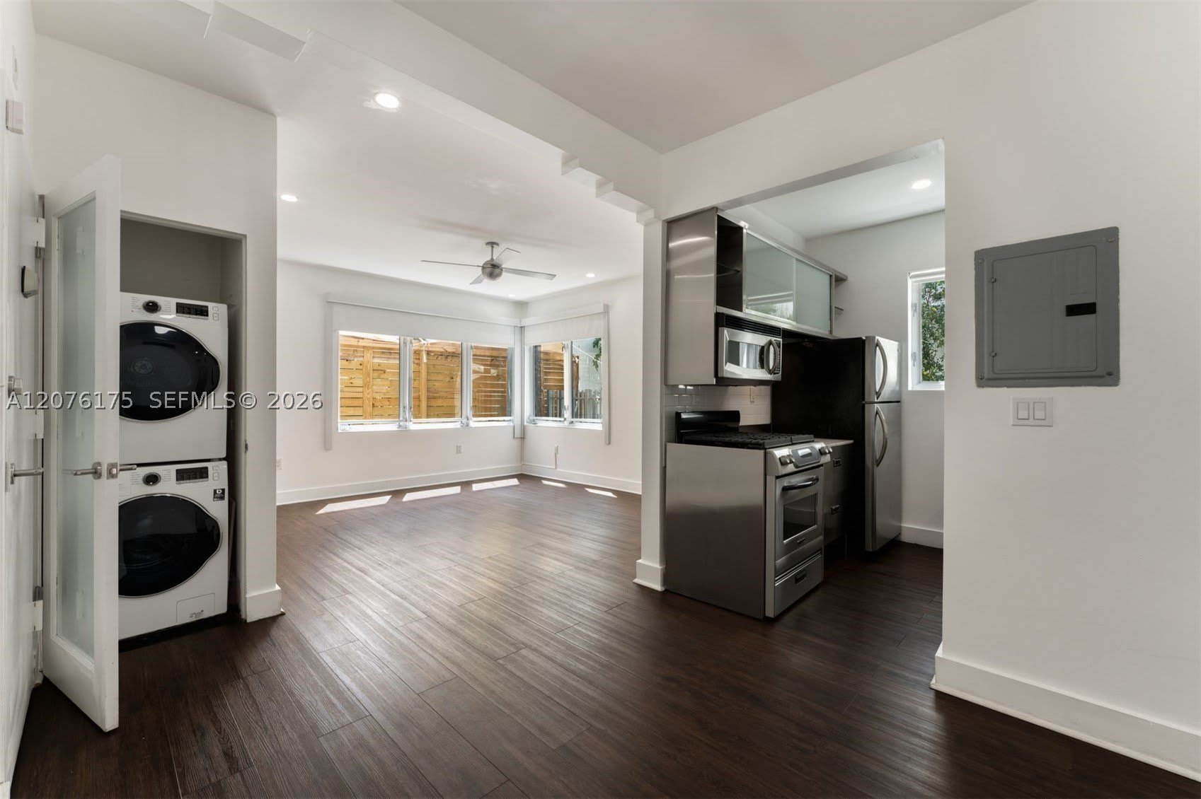 1751 James Ave – photo 2